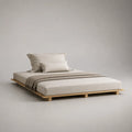 Futonbett aus massivem Kiefernholz, Liegefläche 160 × 200 cm, Gesamtmaß 220 × 180 × 18 cm, niedrig, ohne Kopfteil, Natur